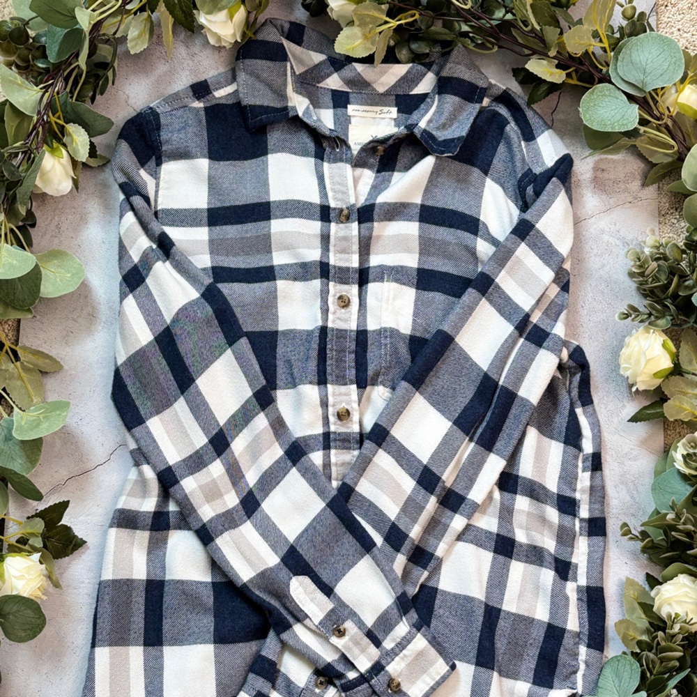 Women’s Blue and White Plaid Shirt
